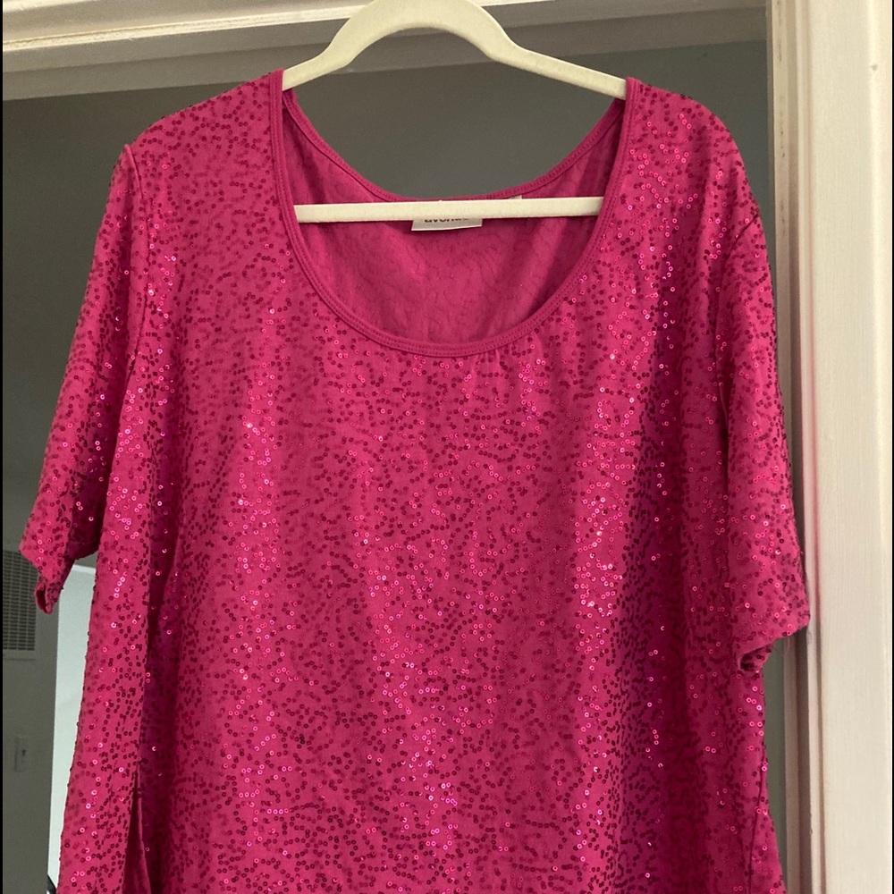 Beautiful bright pink sparkle top.